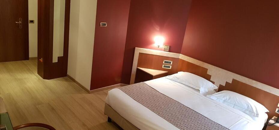 Astra Hotel Ferrara Exteriér fotografie